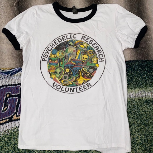 Women’s Graphic Tee - Picture 1 of 2
